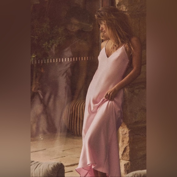 🔥🔥Zara Pink Satin midi Dress - Picture 1 of 6